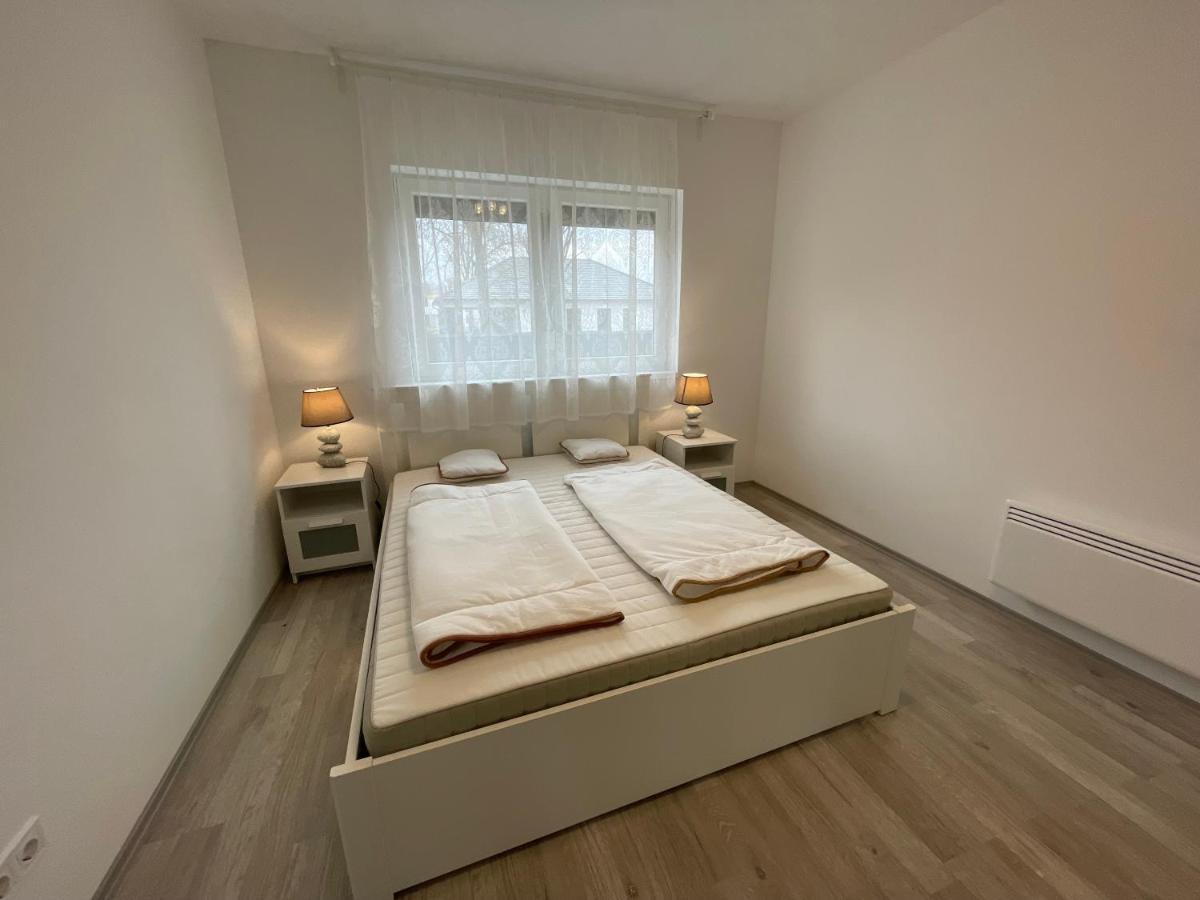 Sorrento Deluxe Apartment - Jacuzzi شيوفوك المظهر الخارجي الصورة